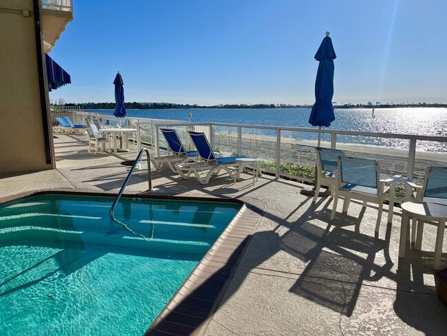 Building Photo - Live on The Sand of Sail Bay in Pacific Beach 1 Bedroom 1 Bath