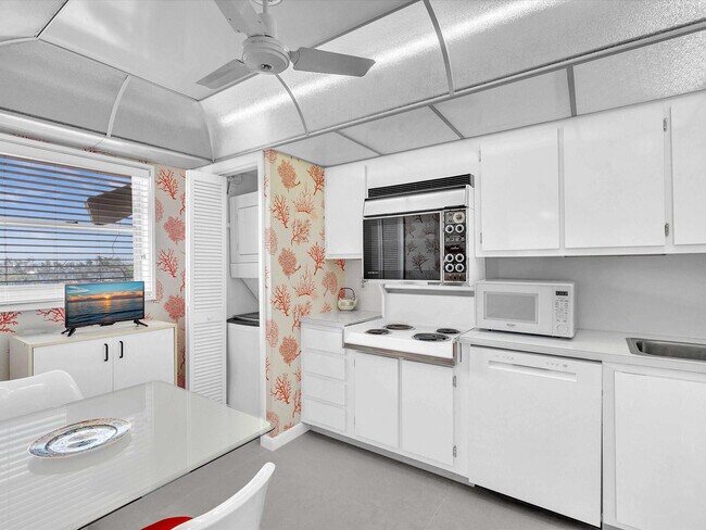 Building Photo - 1537 E Hillsboro Blvd