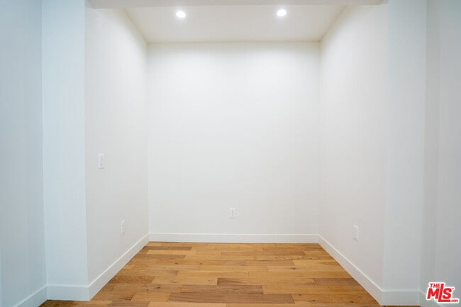 Building Photo - 6513 Orange St