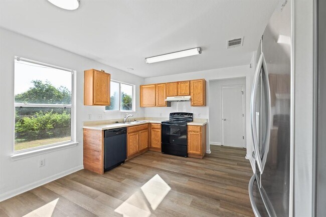Building Photo - 722 Lavaca Loop