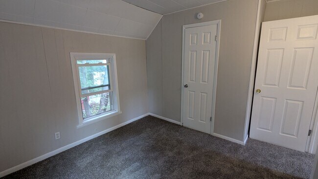 Building Photo - Newly renovated two-bedroom, one-bath home in Canton