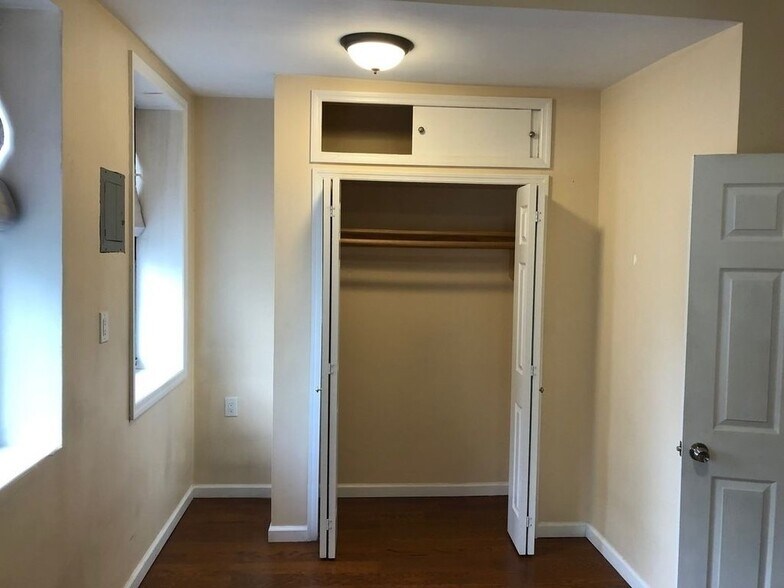 Building Photo - 329 E 116th St