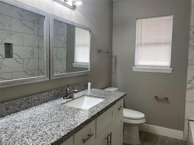 Building Photo - 231 Acker St