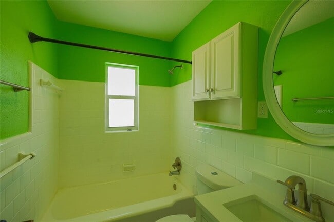 Building Photo - 115 145th Ave