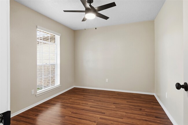 Building Photo - 2606 Northern Dr