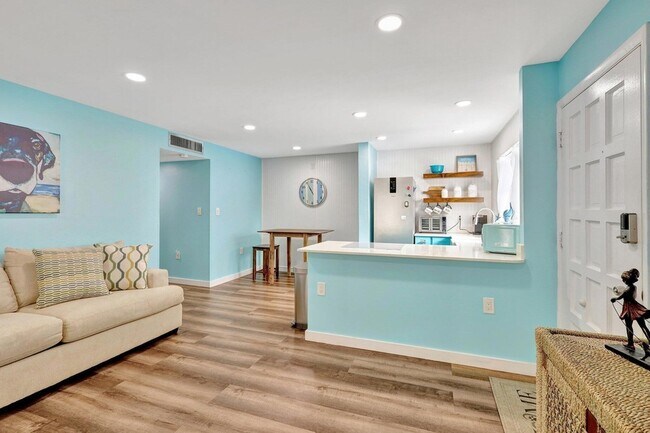 Building Photo - 11000 S Ocean Dr