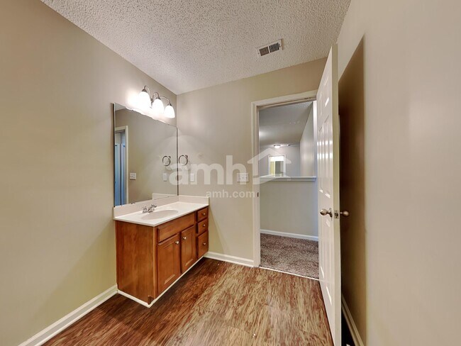 Building Photo - 1067 Briar Rose Ln