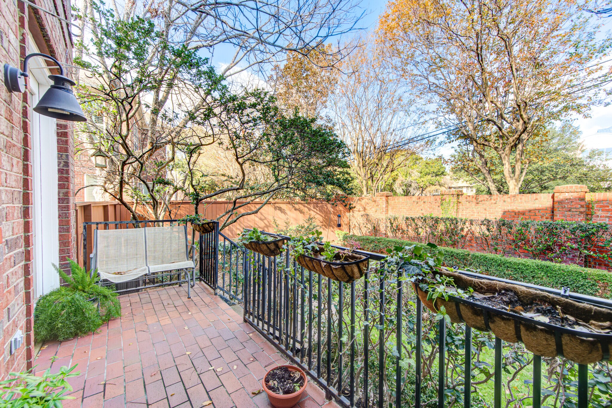 Patio area - 6811 Staffordshire