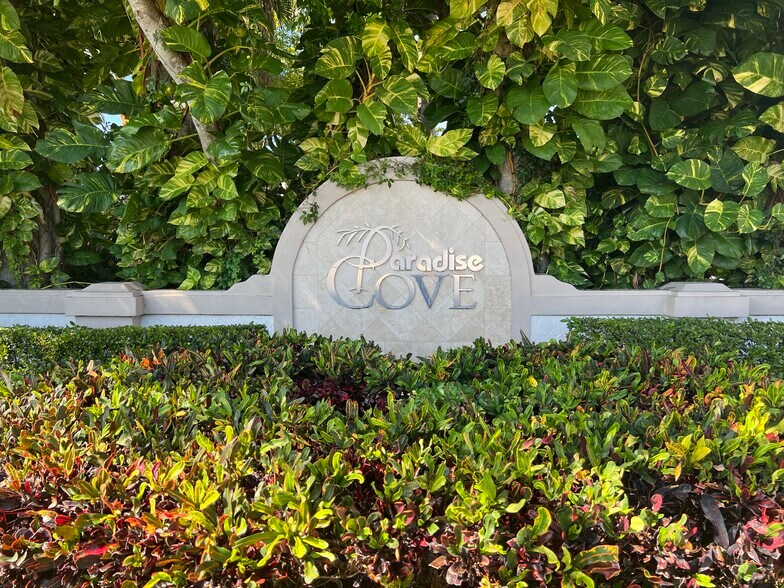 Paradise Cove at Palm Beach Lakes 800 The Pointe Dr West Palm Beach