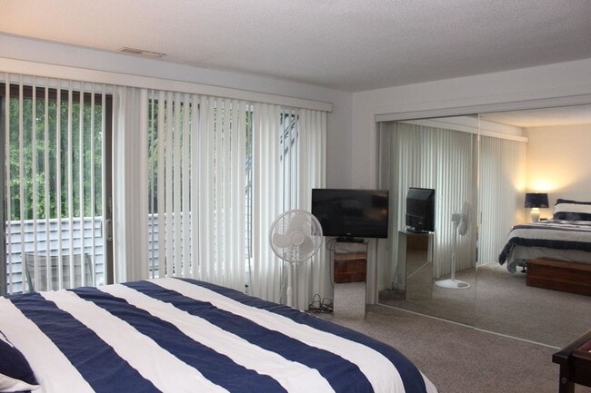 Building Photo - Long-Term Condo Rental Near Weirs Beach