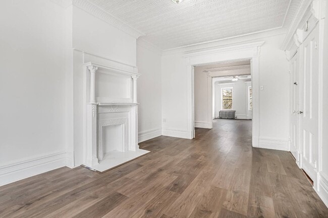 Building Photo - 421 58th St