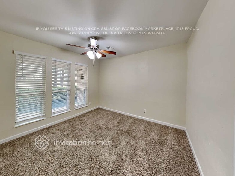 Building Photo - 22711 Elsinore Dr