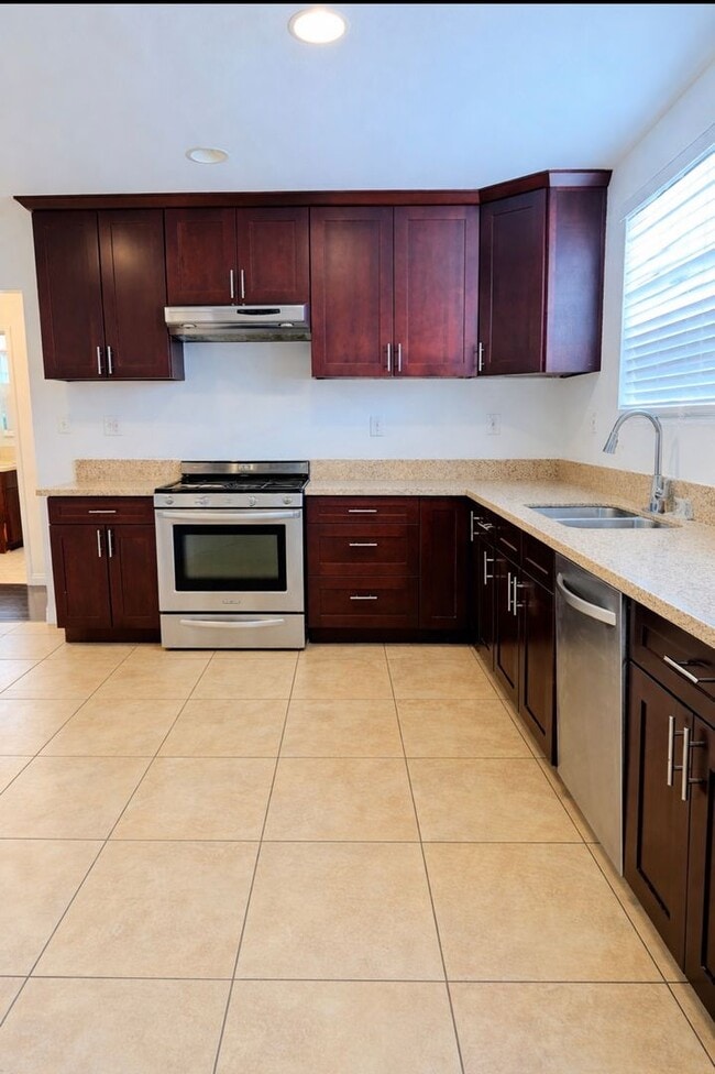 Building Photo - 2540 Hudspeth St