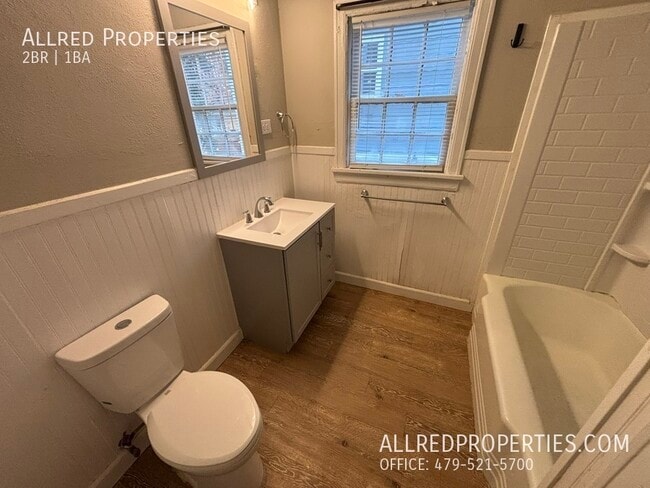 Building Photo - 129 Boles St