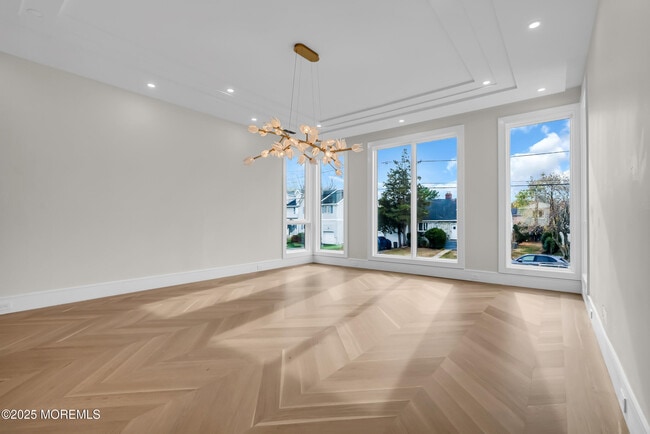 Building Photo - 19 Clarence Ave