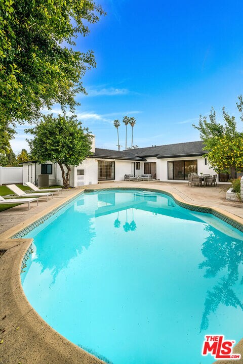 Building Photo - 16517 Hartsook St