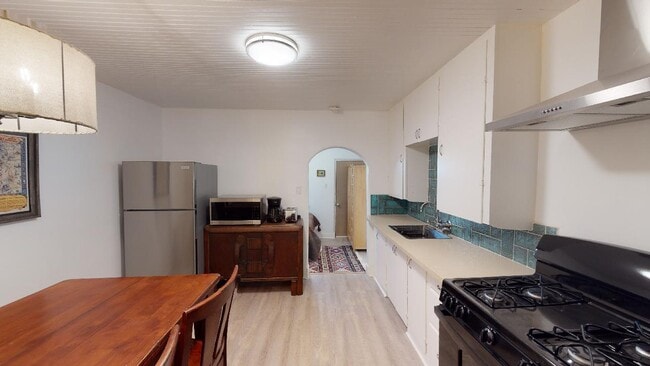 Building Photo - 2101 New York Ave SW