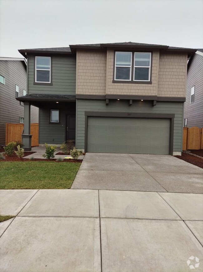 Building Photo - Newer home in NE Salem