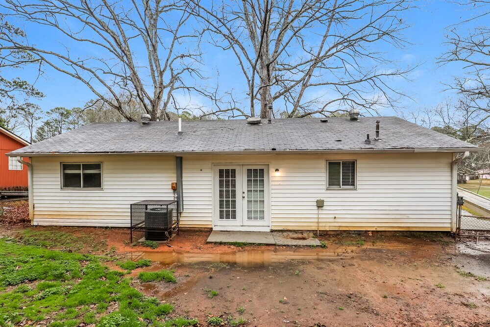 Building Photo - 243 Sedgefield Dr