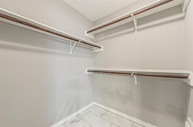 Building Photo - 4310 Brightwood Dr