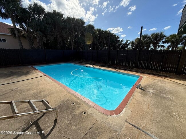 Building Photo - 1153 Belaire Dr