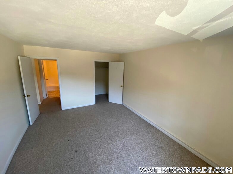 Building Photo - 245 Main St