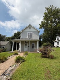 Building Photo - 1323 N 3rd St