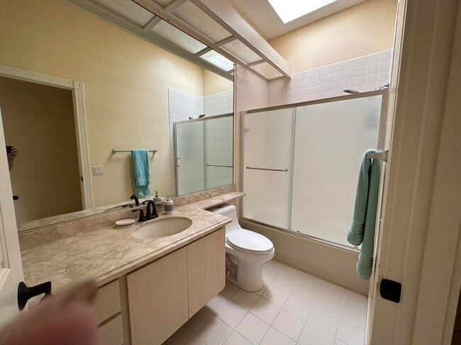 Building Photo - 7461 SE Autumn Ln