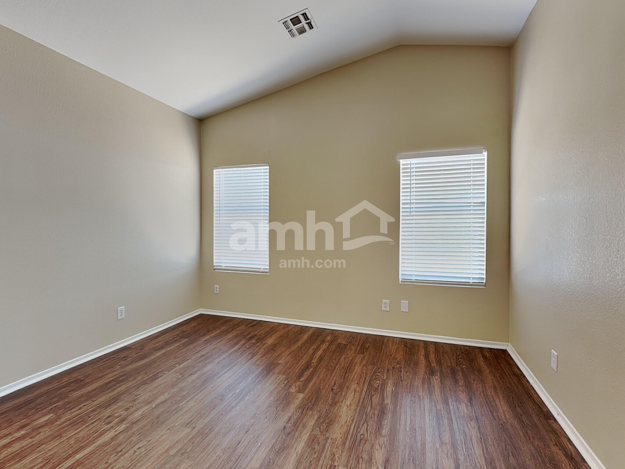 Building Photo - 7926 N 54th Dr