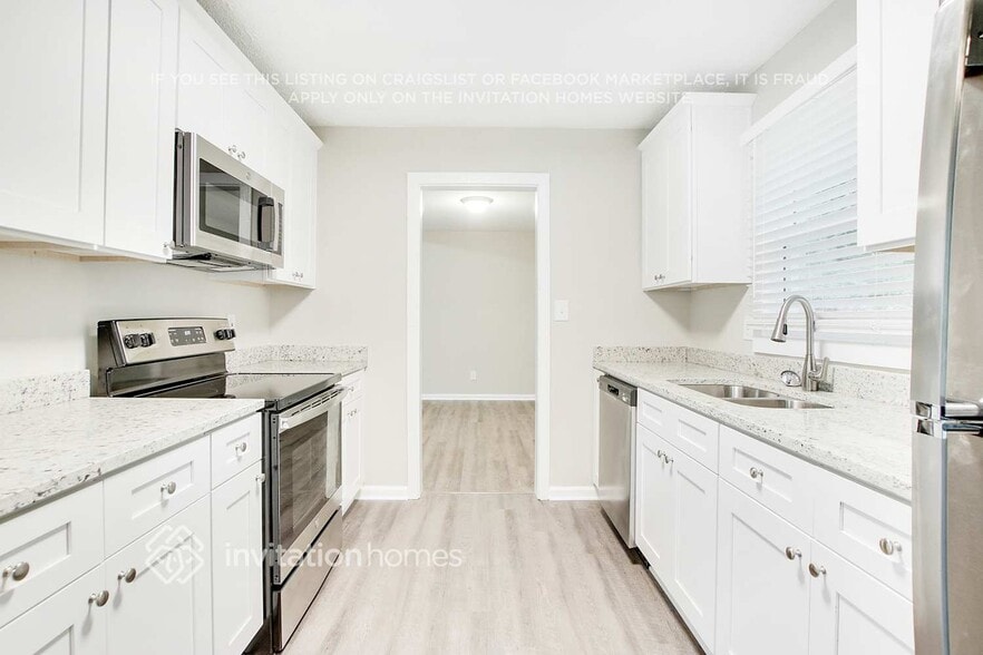 Building Photo - 6395 El Caudillo Ct