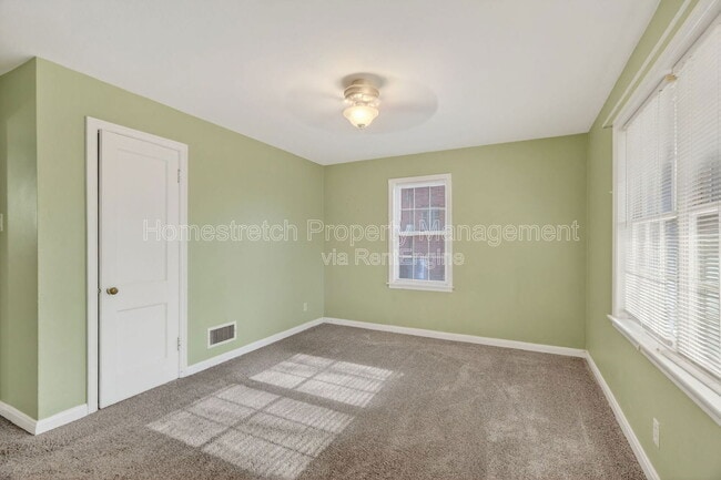 Building Photo - 1255 St Antoine St