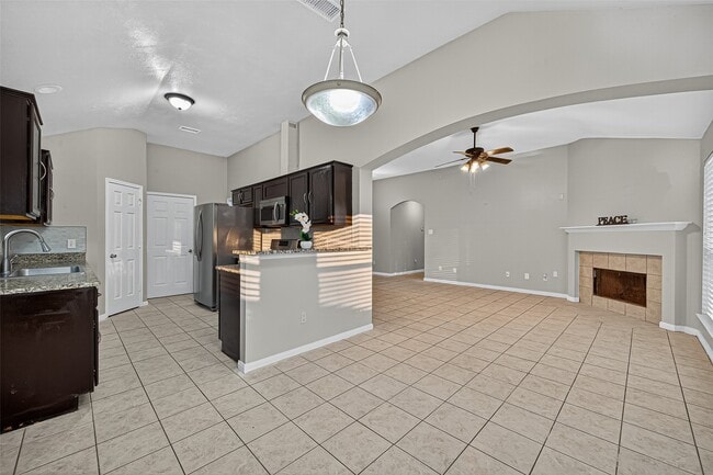 Building Photo - 22207 Falconwood Ln