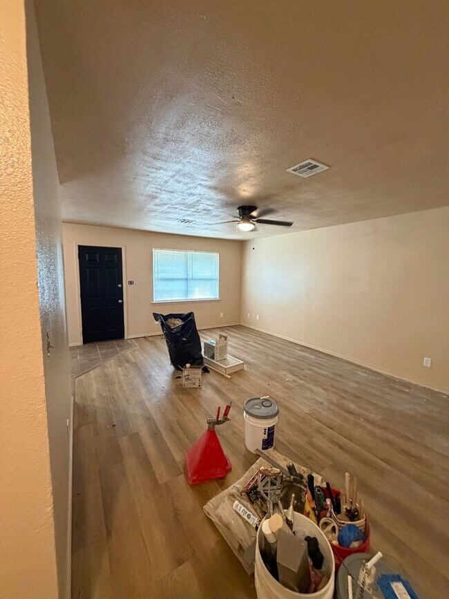 Building Photo - 2128 E Meandering Way