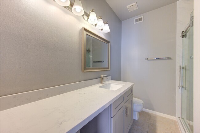 Building Photo - 3050 Holly Hall St