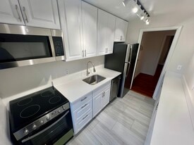 Building Photo - 310 Ashby St