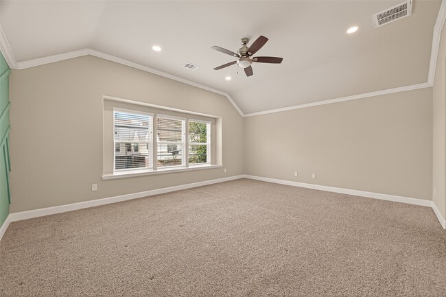 Building Photo - 4413 Schuler St