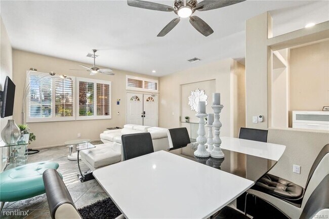 Building Photo - 4 br, 2.5 bath House - 3380 N Avenida San ...