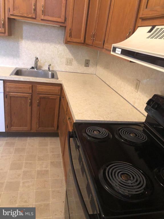 Building Photo - 216 Main St