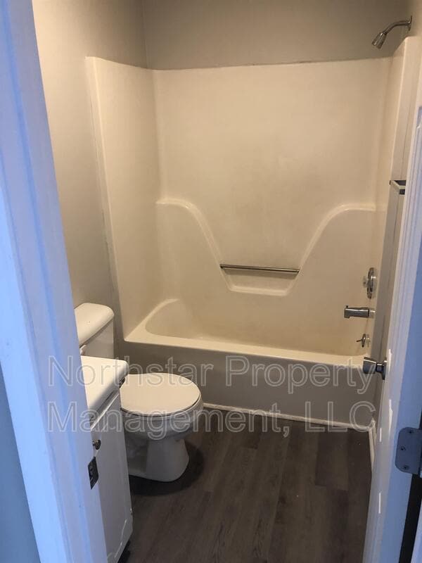 Building Photo - 1621 Westbrook Dr