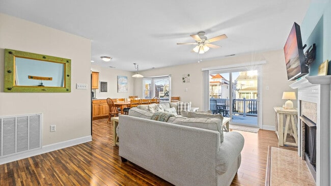 Building Photo - 814 Brighton Pl