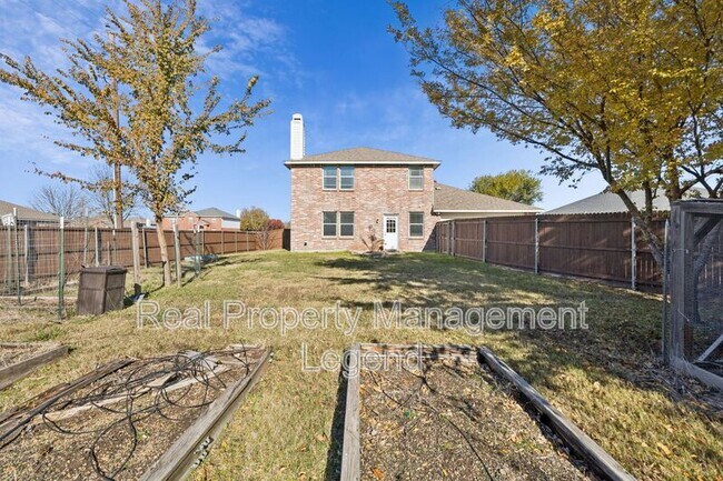 Building Photo - 2900 Sheridan Ln