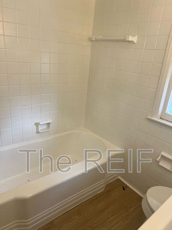 Building Photo - 11258 Roxbury St