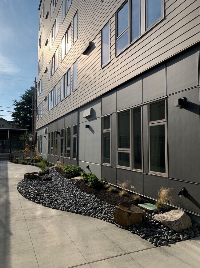 Building Photo - Mercy Rosa Franklin Place