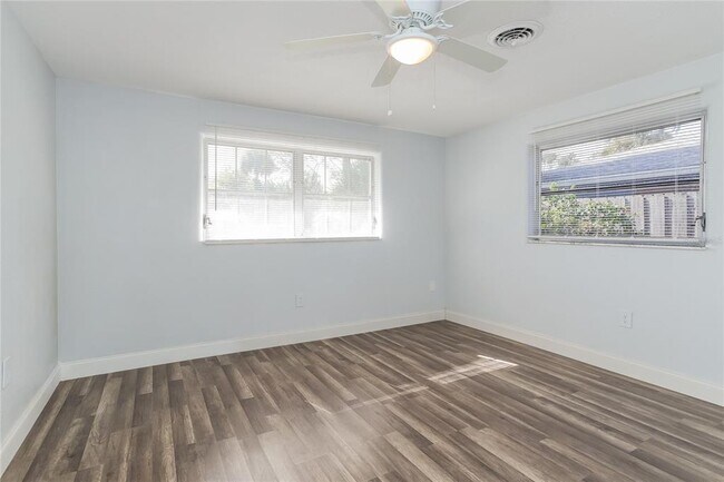 Building Photo - 40 Fairway Cir