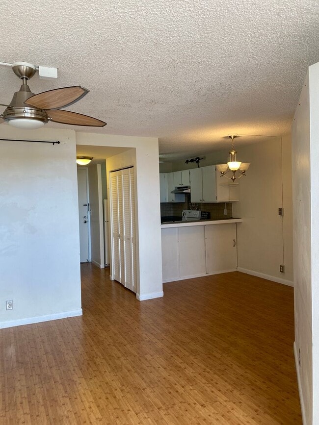 Primary Photo - Leilehua - Spacious One Bedroom with Secur...