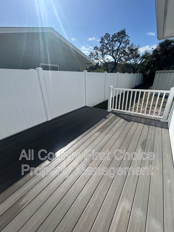 Building Photo - 2390 14th Ave SW