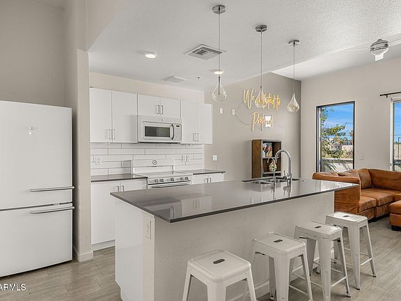 Building Photo - 1130 N 2nd St