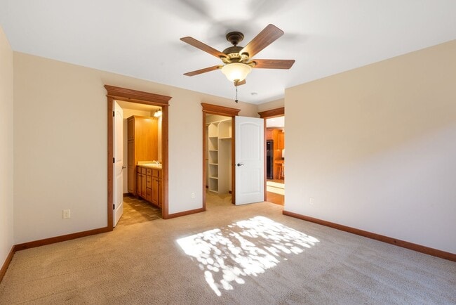 Building Photo - Spacious Single Level home with A/C & 3-car Garage