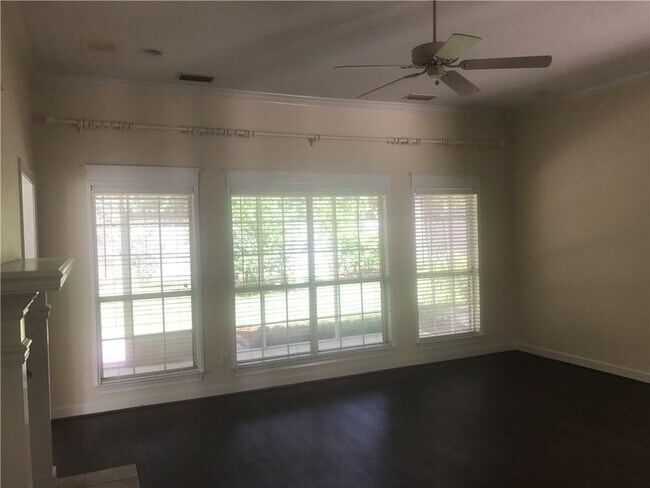Building Photo - 2324 Abbington Dr