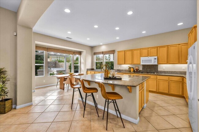Building Photo - 61255 Portulaca Dr
